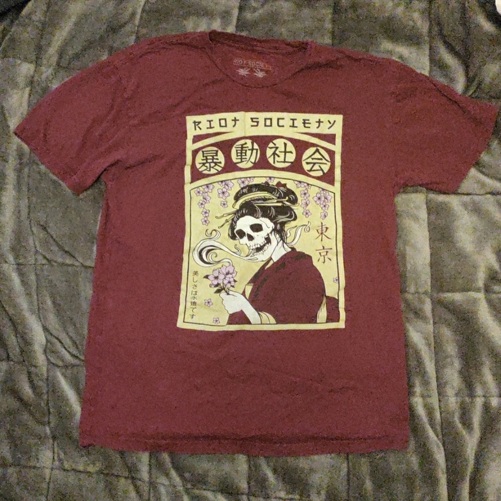 Riot society graphic tee